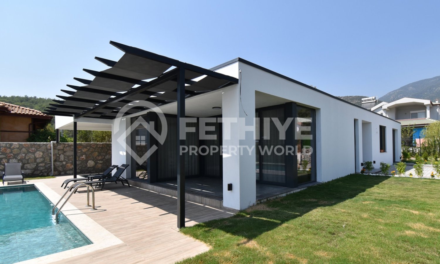 Villa de 3+1 en Fethiye, Turkey No. 16240