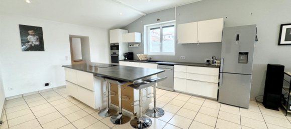 4 bedrooms House in Puy-de-Dome, France No. 356260 2