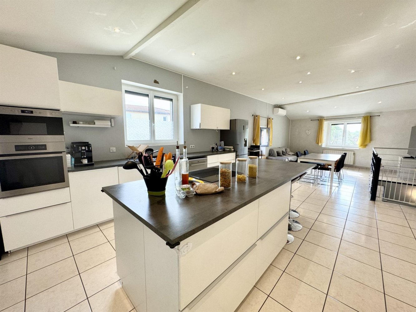 4 bedrooms House in Puy-de-Dome, France No. 356260