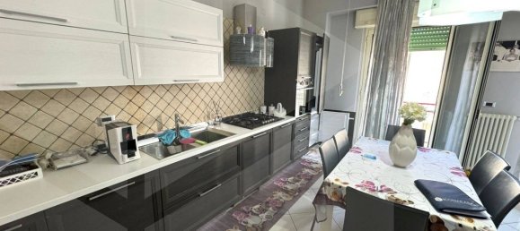 Квартира с 3 комнатами в Барлетта, Италия № 26660 5