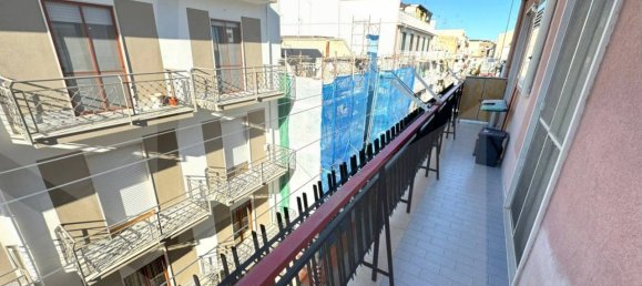 Квартира с 3 комнатами в Барлетта, Италия № 26660 10