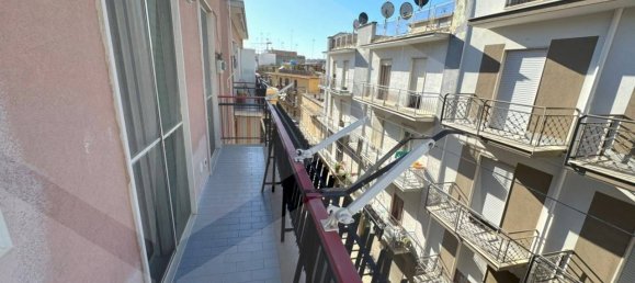 Квартира с 3 комнатами в Барлетта, Италия № 26660 9