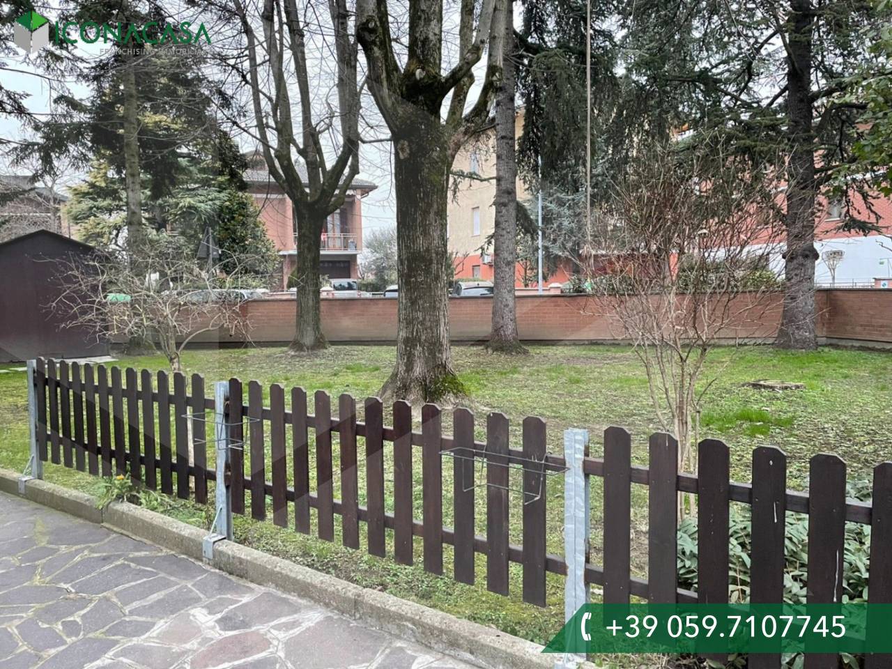 5 rooms Apartment in Modena, Italy No. 28653