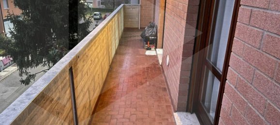 5 rooms Apartment in Modena, Italy No. 28653 4