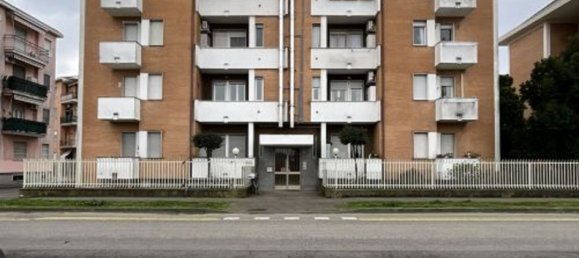 3 rooms Apartment in Busto Arsizio, Italy No. 1637 18