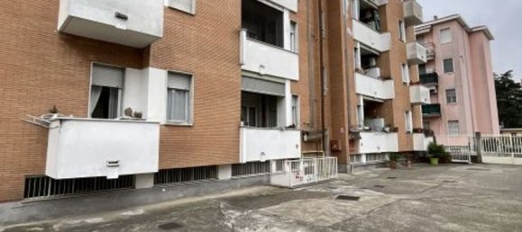 3 rooms Apartment in Busto Arsizio, Italy No. 1637 10
