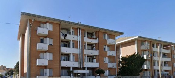 3 rooms Apartment in Busto Arsizio, Italy No. 1637 12