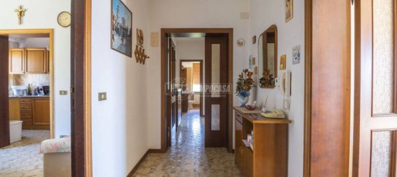 6 Schlafzimmer Haus in Ostra, Italy, Nr. 147476 8
