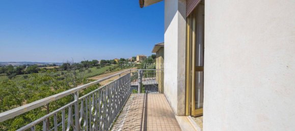 6 Schlafzimmer Haus in Ostra, Italy, Nr. 147476 11