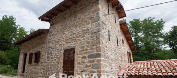 2 bedrooms Villa in Apecchio, Italy No. 313544 2