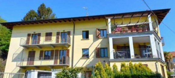 4 rooms Duplex in Luino, Italy No. 12942 23