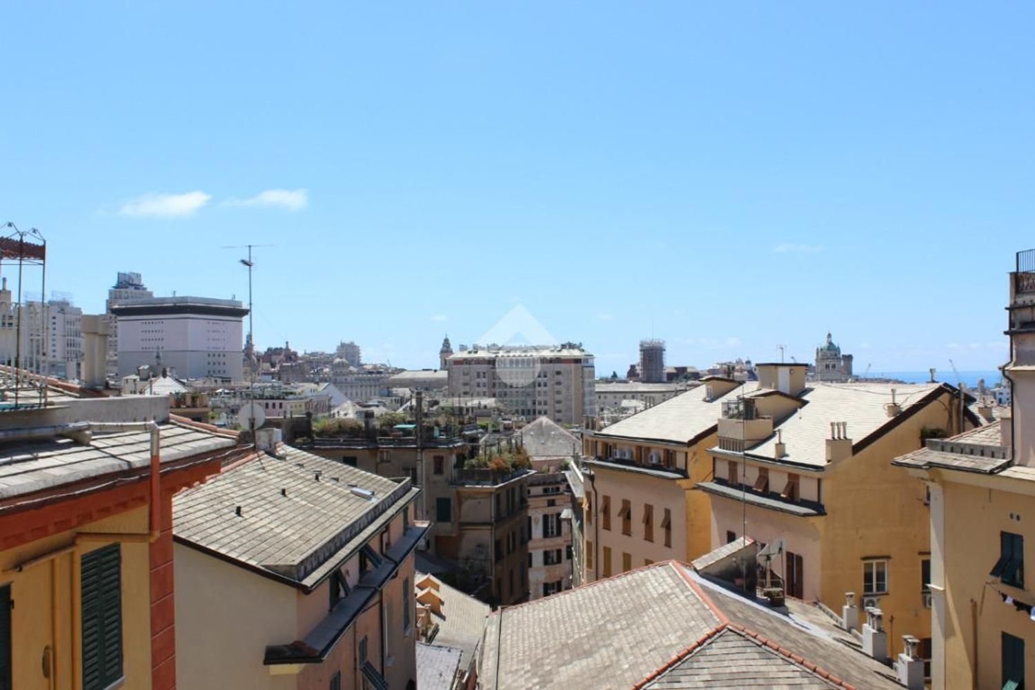 4غرفة شقة في Genoa, Italy رقم 287711