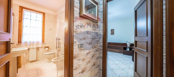 5 غرف نوم فيلا في Ferrara, Italy رقم 341432 13