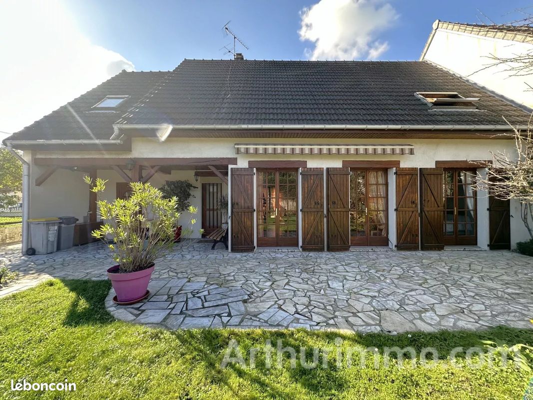 Дом с 4 спальнями в Ливри-Гарган, Франция № 140155