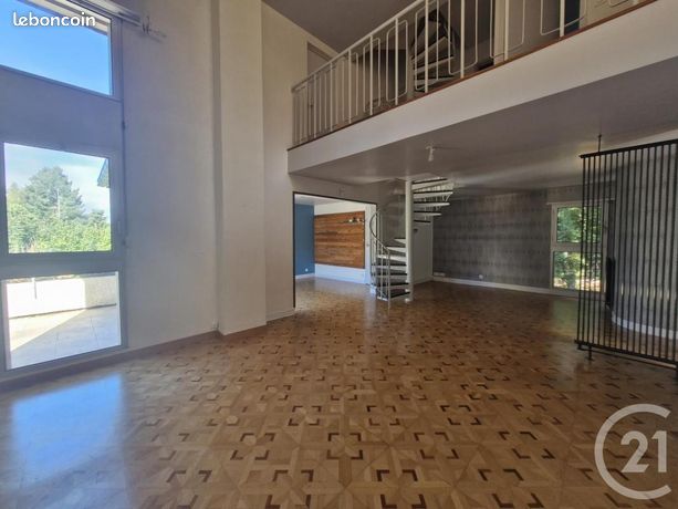 3 bedrooms Apartment in Evreux, France No. 357355