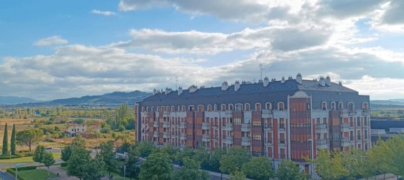 3 bedrooms Apartment in Logrono, Spain No. 141377 2