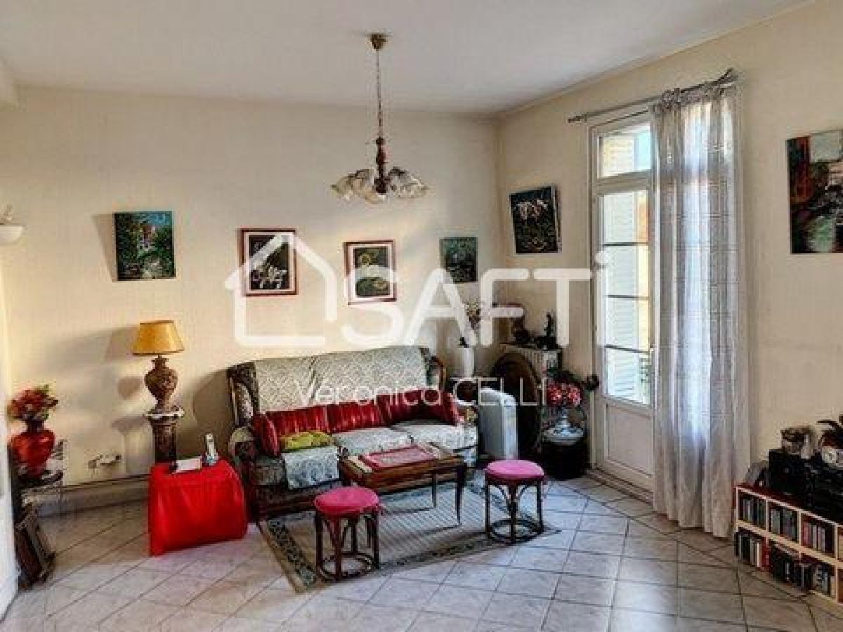 3 bedrooms Apartment in Toulon, France No. 5903