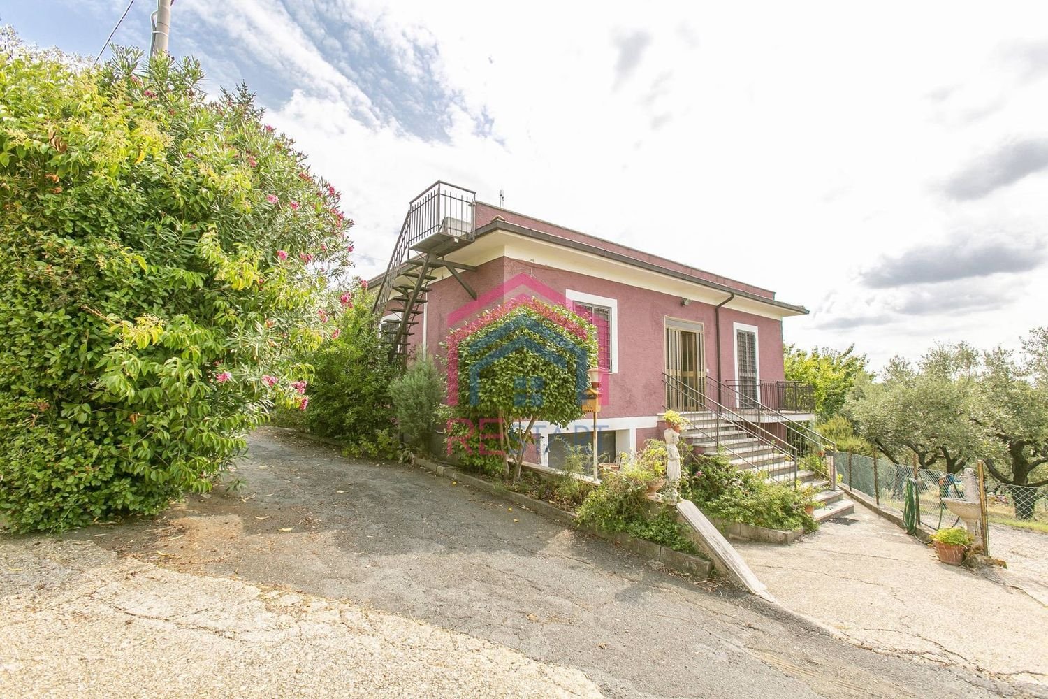 Вилла с 9 спальнями в Дженцано ди Рома, Италия № 341809