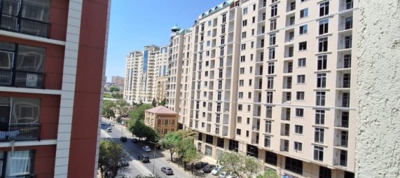 Apartamento de 3 dormitorios en Baku, Azerbaijan No. 1895 36