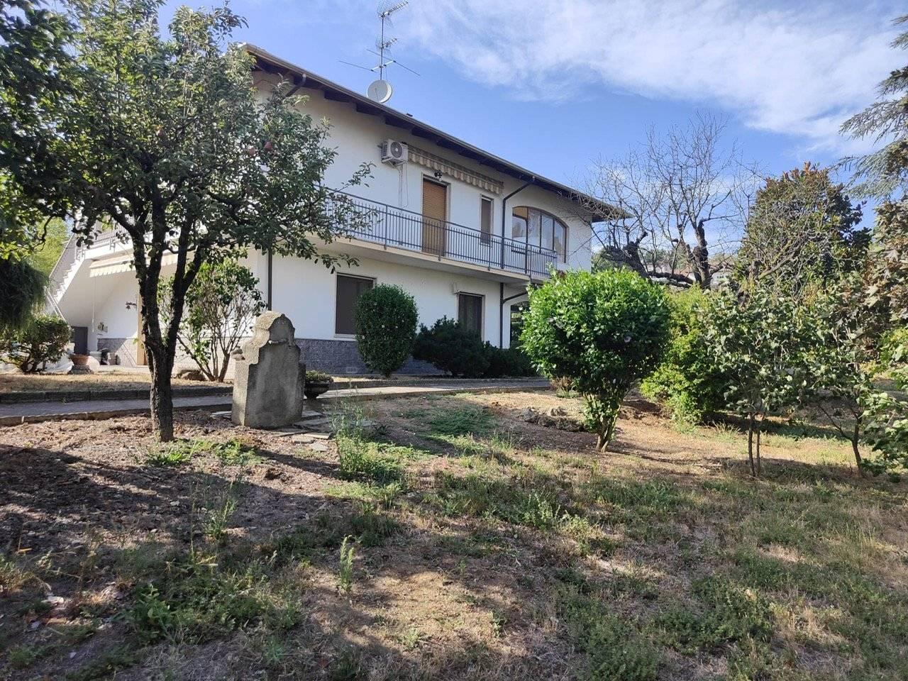 8 rooms Villa in Alessandria, Italy No. 23913