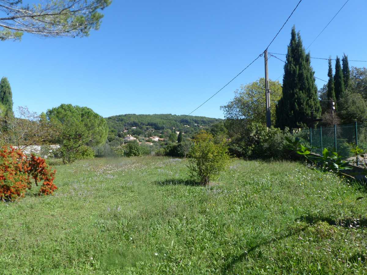 Grundstück in Lorgues, France, Nr. 114077