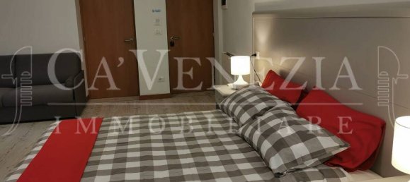 5 rooms Building in Venice, Italy No. 20315 8