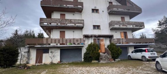 3 bedrooms Penthouse in Valle Castellana, Italy No. 250855 16