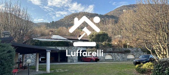 12 rooms Villa in Erba, Italy No. 2829 2