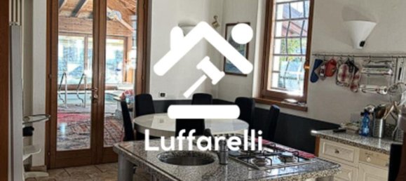 12 rooms Villa in Erba, Italy No. 2829 4