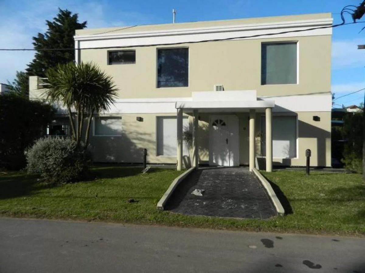 Granja de 5 dormitorios en Esteban Echeverría, Argentina No. 38259