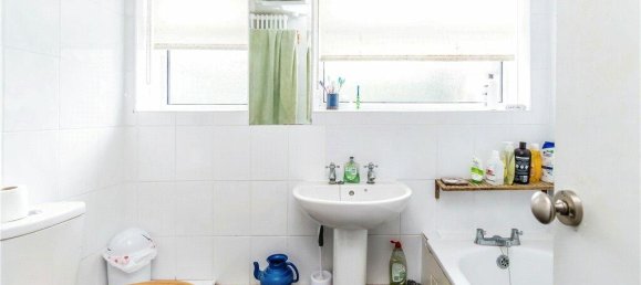 2 Schlafzimmer Haus in South Croydon, United Kingdom, Nr. 7991 4