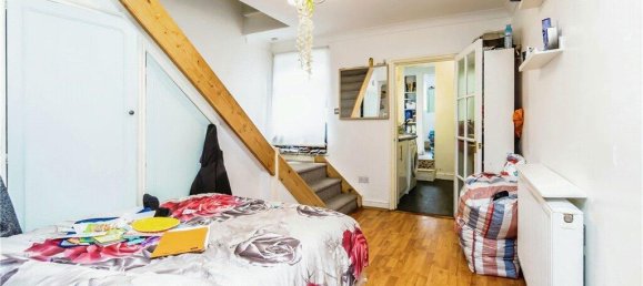 2 Schlafzimmer Haus in South Croydon, United Kingdom, Nr. 7991 7