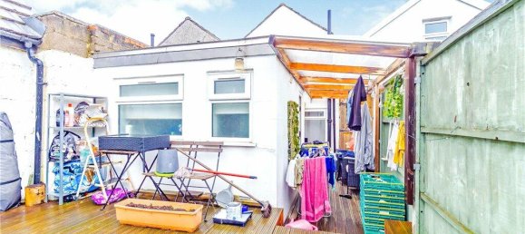 2 Schlafzimmer Haus in South Croydon, United Kingdom, Nr. 7991 10