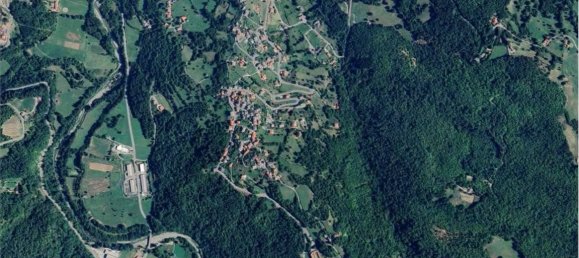 5 bedrooms House in Tornolo, Italy No. 371291 3