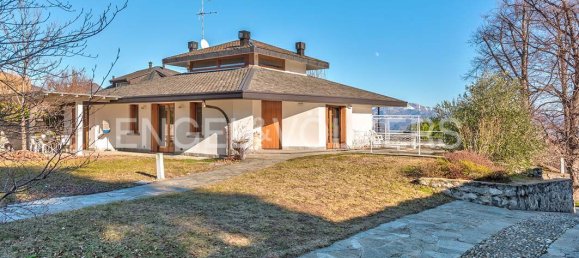 3 bedrooms Villa in Albavilla, Italy No. 129706 3