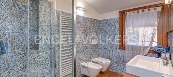 3 bedrooms Villa in Albavilla, Italy No. 129706 14