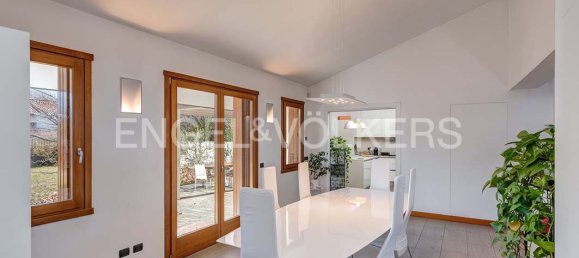 3 bedrooms Villa in Albavilla, Italy No. 129706 7
