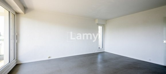 Квартира с 3 комнатами в Лормон, Франция № 279339 2