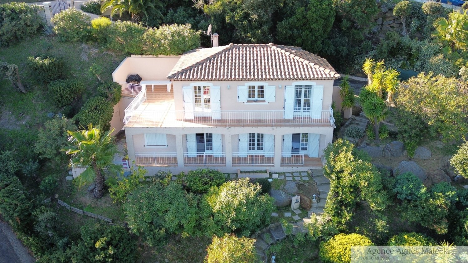 4 bedrooms Villa in Cavalaire-sur-Mer, France No. 101469