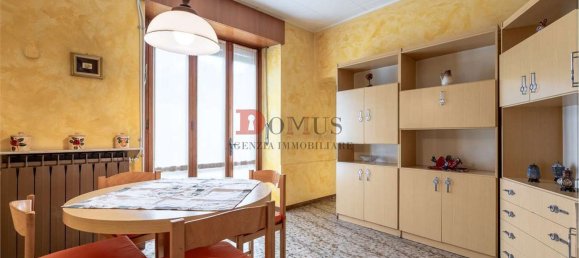 4 rooms Apartment in Fiorano al Serio, Italy No. 117786 2