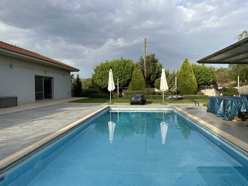 4 bedrooms House in Palodeia, Cyprus No. 15135