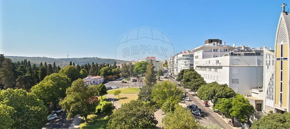 2 bedrooms Apartment in Lisbon, Portugal No. 52330 10