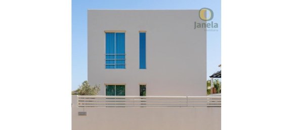 3 bedrooms House in Faro, Portugal No. 150583 10