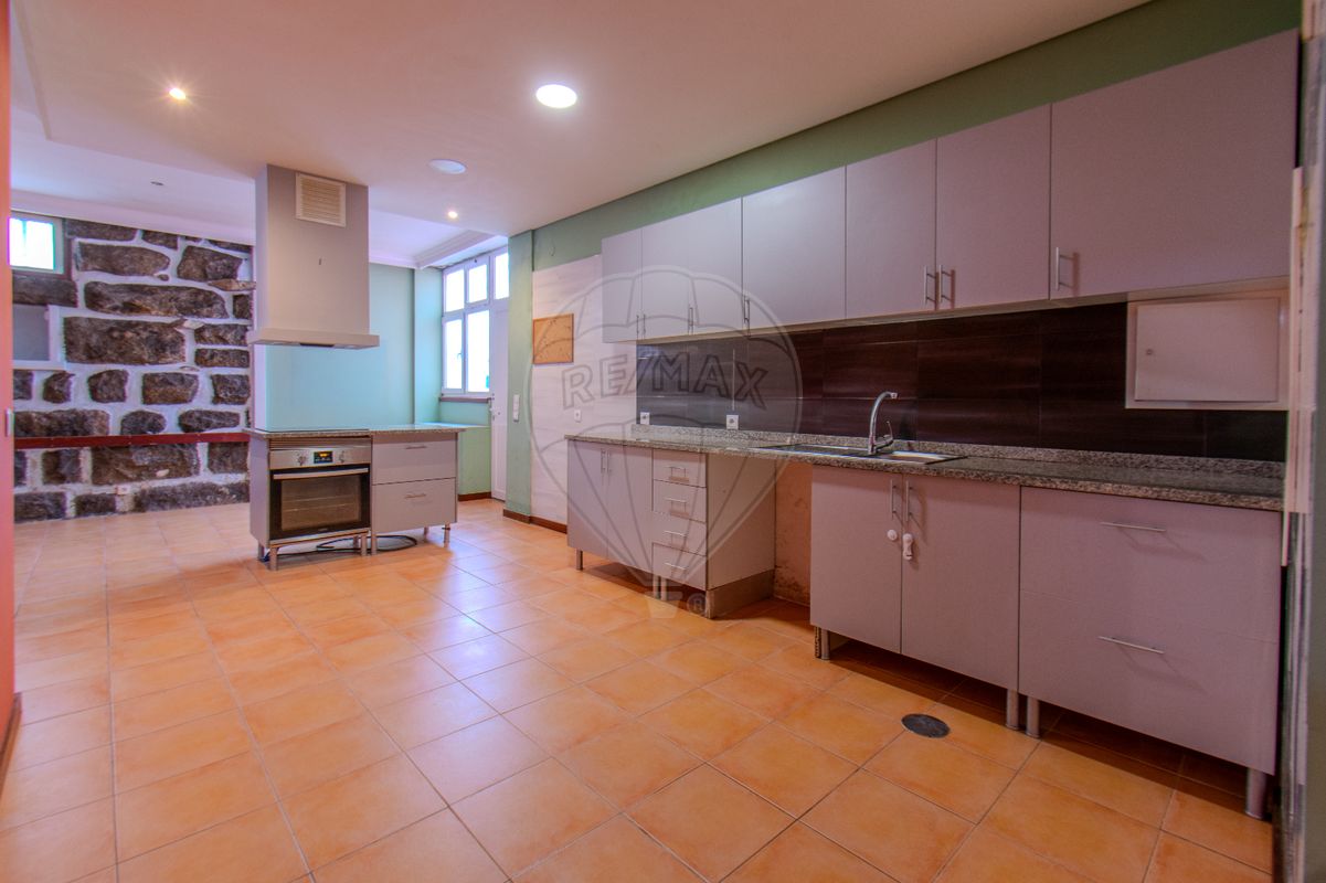 6 bedrooms House in Rio Tinto, Portugal No. 26700