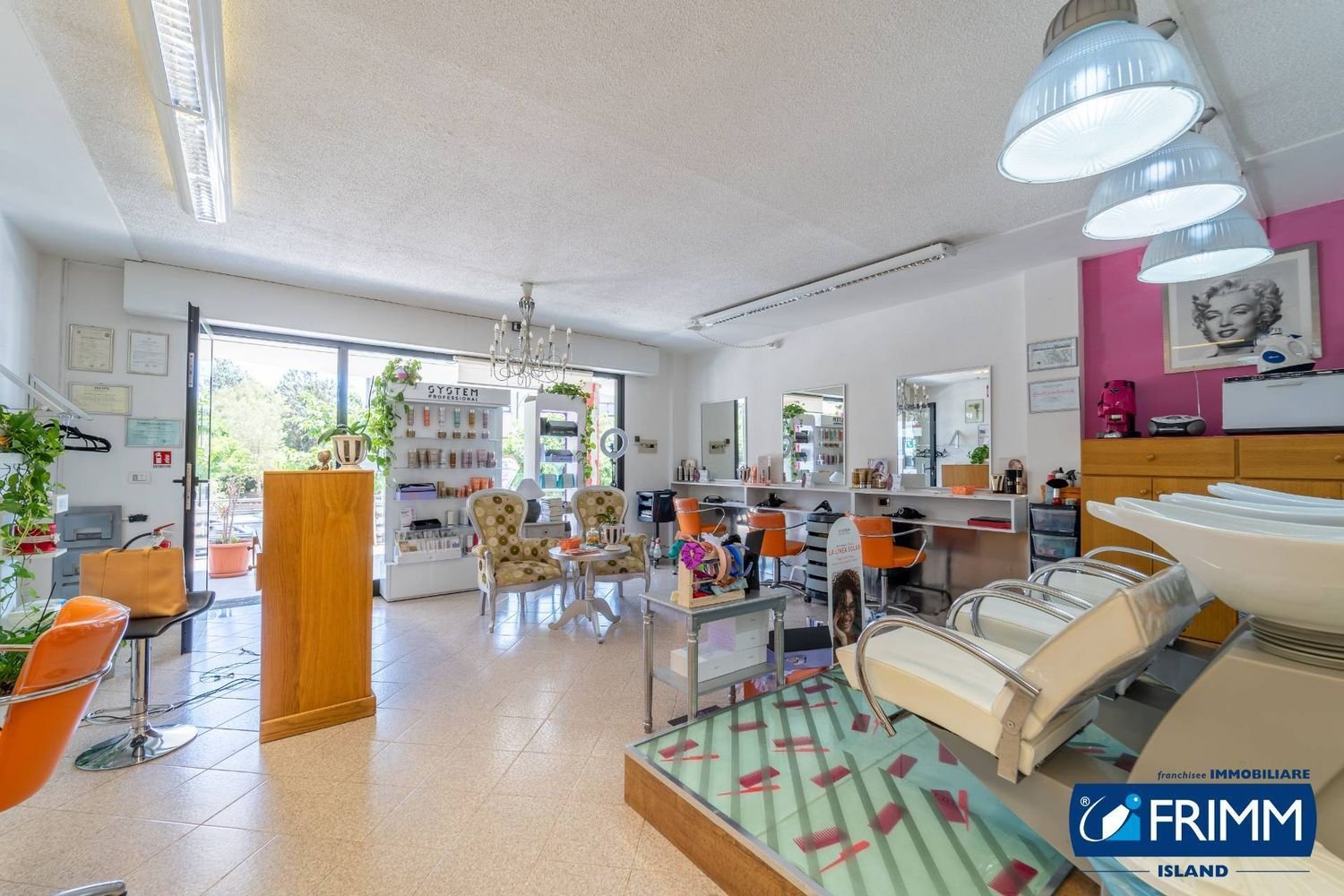 Imóvel comercial em Olbia, Italy 60 m² N.º 83574