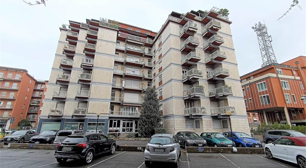 1 bedroom Apartment in Bergamo, Italy No. 320569