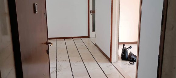 1 bedroom Apartment in Bergamo, Italy No. 320569 5