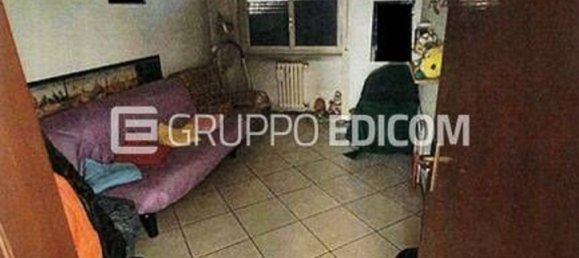 5 rooms Apartment in Novara, Italy No. 16071 3