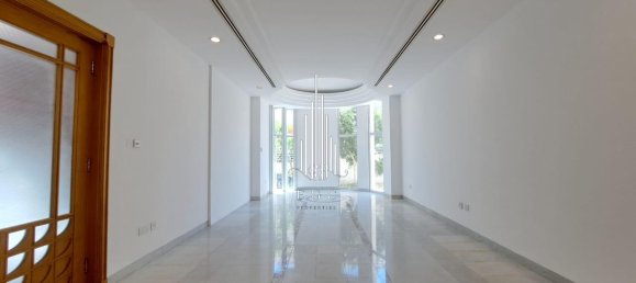 7 bedrooms Villa in Abu Dhabi, UAE No. 24818 3