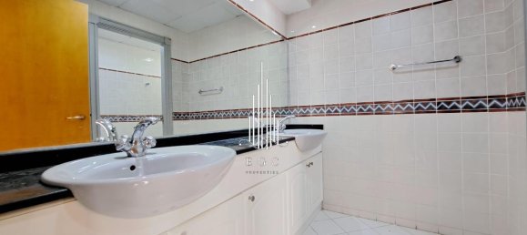 7 bedrooms Villa in Abu Dhabi, UAE No. 24818 24